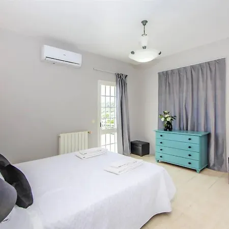 Ventura Marina Αλμπουφέιρα